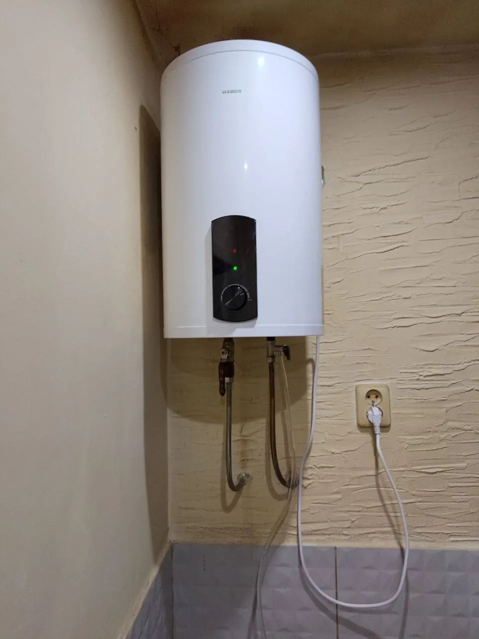 Bojler elektryczny na ścianie — DobryHydraulik Wrocław