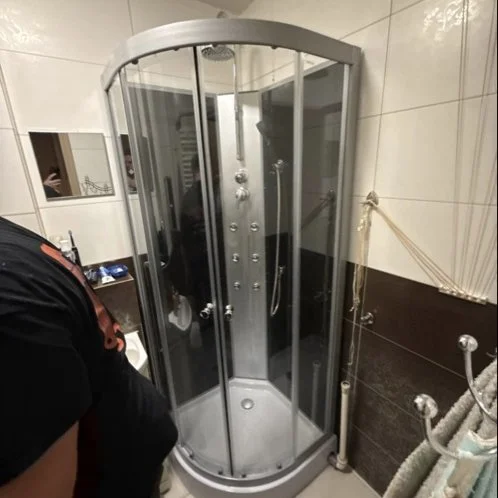 Bateria prysznicowa w kabinie narożnej — DobryHydraulik Wrocław