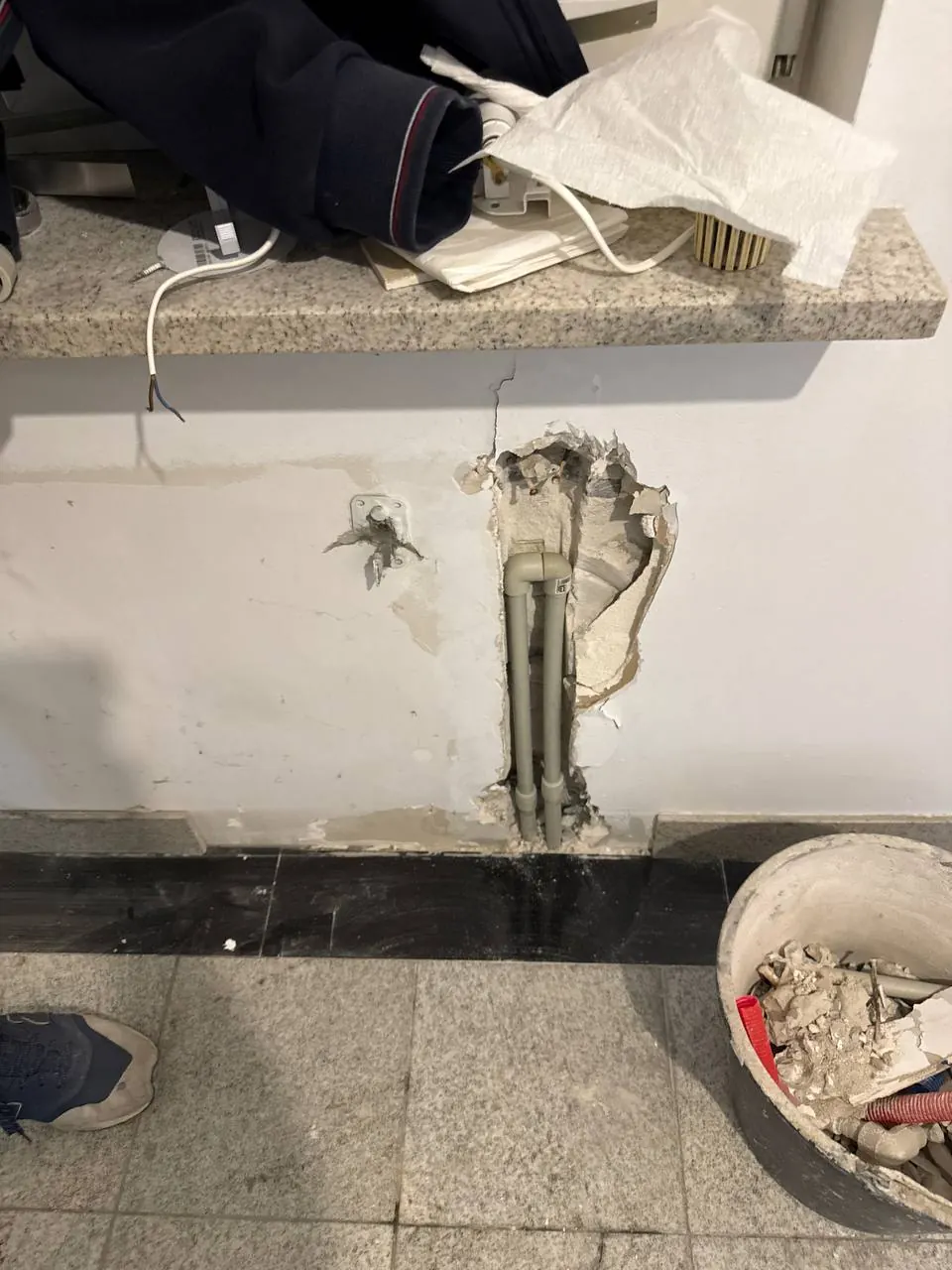 Wykucie ściany przy pionie kanalizacyjnym — DobryHydraulik Wrocław
